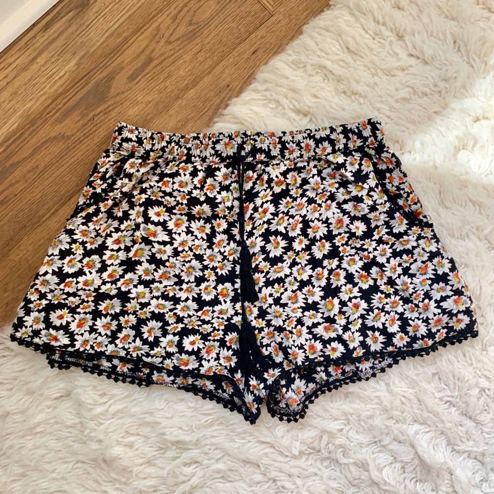 Floral high waisted short size Medium